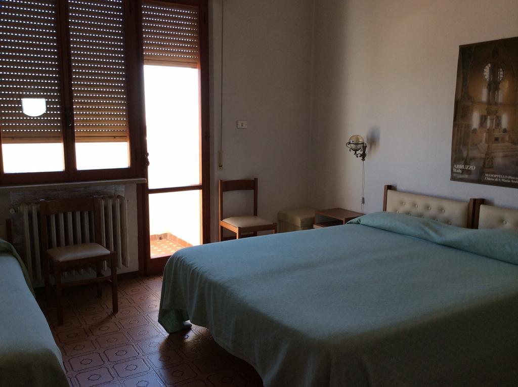 B&B Loreblick Loreto Aprutino Zimmer foto